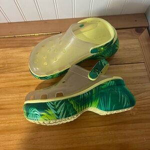 CROCS Classic Bae Platform Translucent Tropical Size W 4